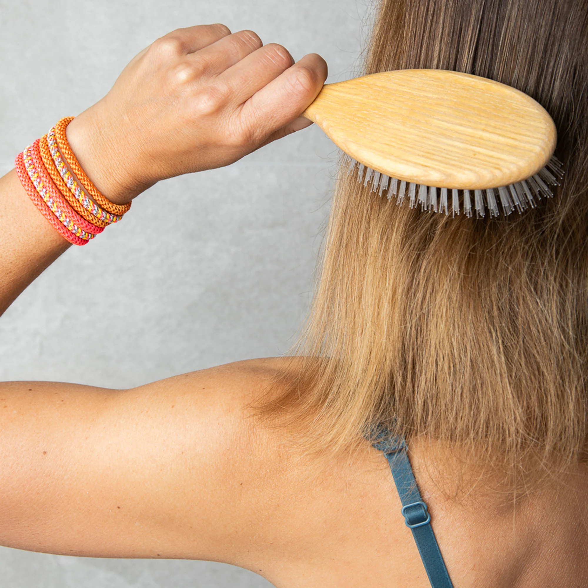 Vegan Detangling Hairbrush - Image 4